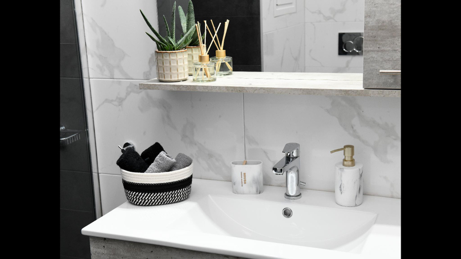 Bathroom 5, Alkmini Apartment, Attica