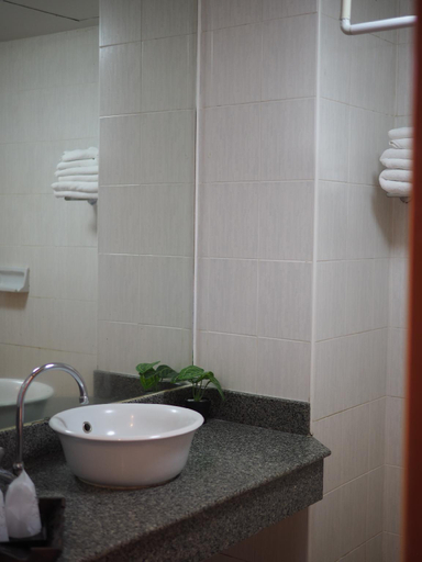 Bathroom 5, Luck Swan Resort, Muang Chiang Rai
