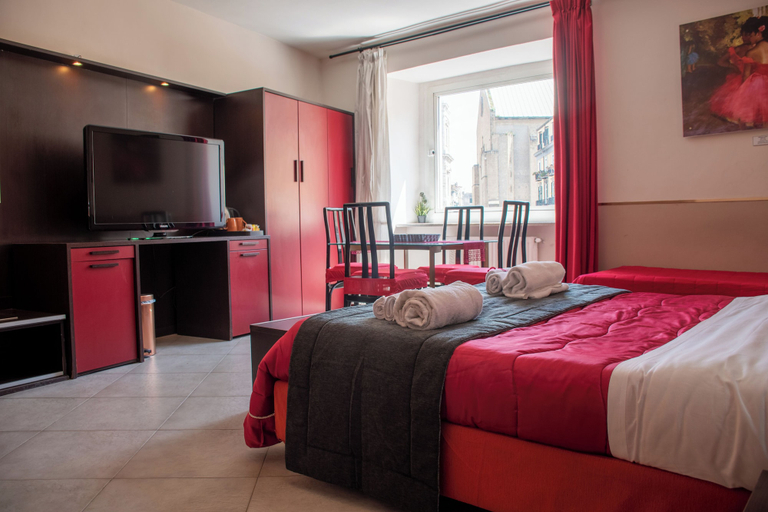 Bedroom 4, MAISON DEGAS dimora de charme, Napoli