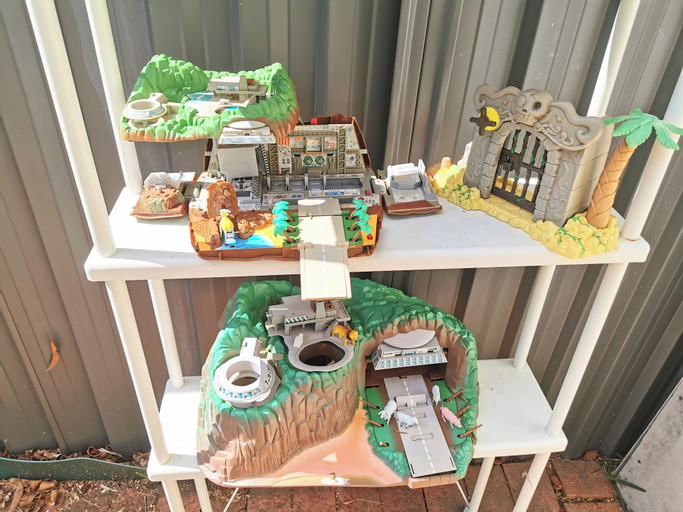 Food & Drinks, Comfy 4 Bedroms Corner House, Sutherland Shire - East