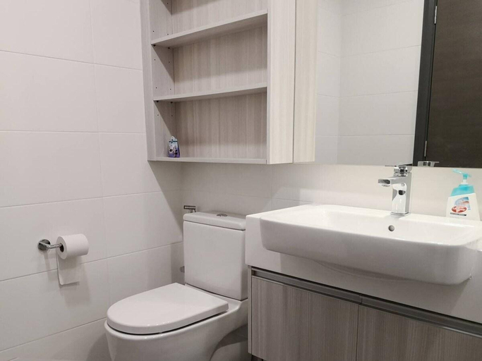 Bathroom, A Spacious Atmosphere JB Suite Next to Komtar JBCC, Johor Bahru