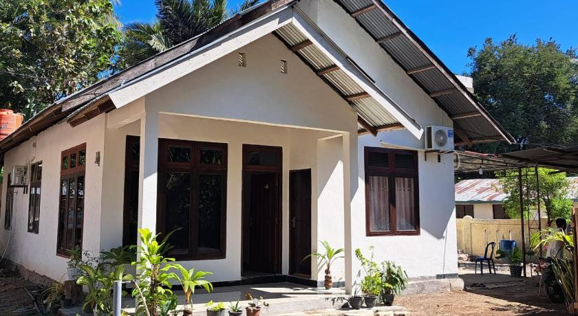 Exterior & Views 1, Riung Tiga Empat Tujuh Guesthouse, Ngada