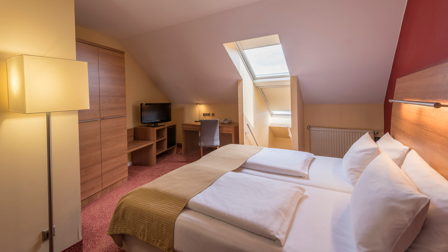 Bedroom 2, Holiday Inn MUNICH - UNTERHACHING by IHG, München