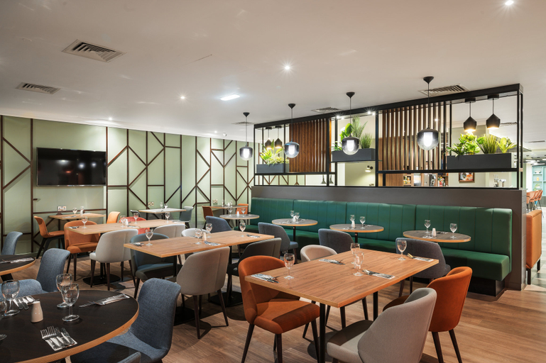 Food & Drinks 5, Holiday Inn LEEDS - WAKEFIELD M1, JCT.40 by IHG, Wakefield