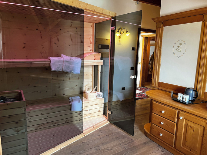 Bathroom 4, Kaiserkrone Chalet & Spa, Trento