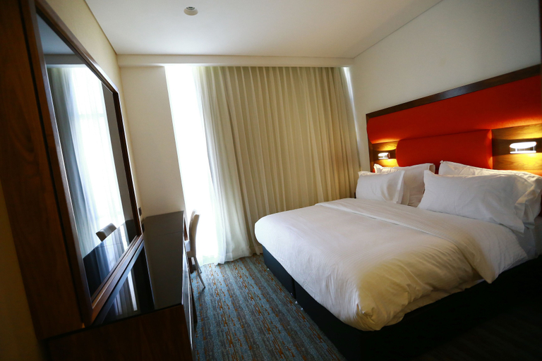 Bedroom 2, Garden Hotel