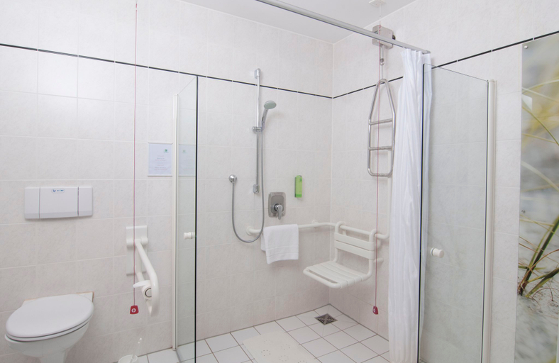 Bathroom 4, Holiday Inn MUNICH - UNTERHACHING by IHG, München