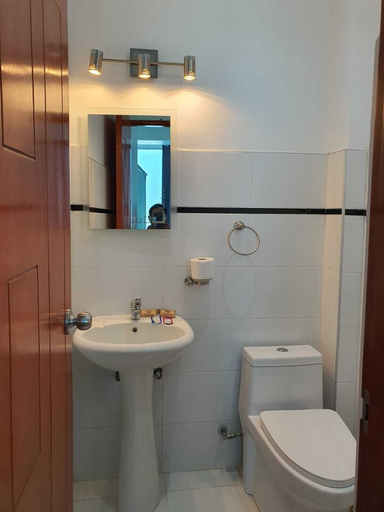 Bathroom 3, Hotel Golden Sky, Talara