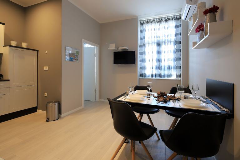 Others 5, Apartman Karla, Rijeka