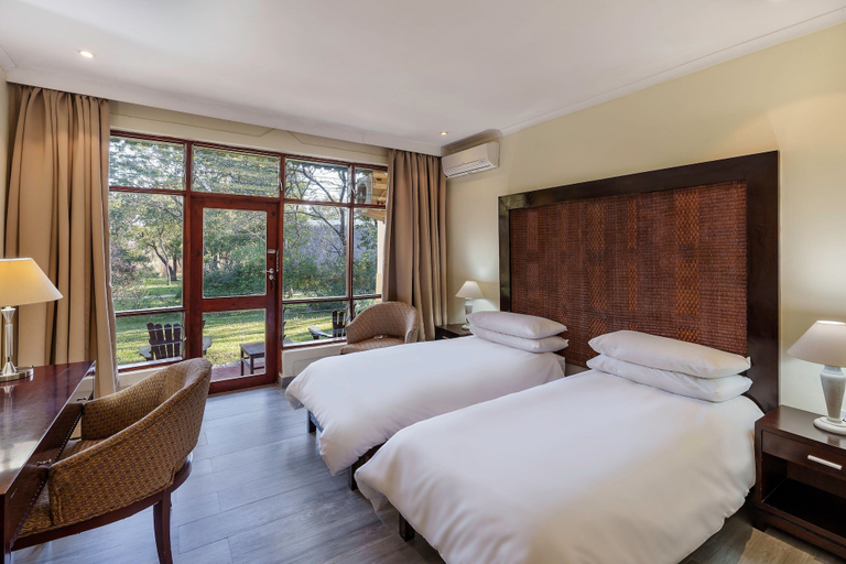 Bedroom 3, Protea Hotel by Marriott Lusaka Safari Lodge, Chibombo