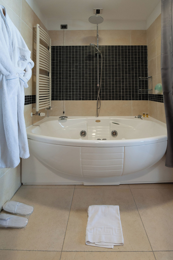 Bathroom 5, Concordia Hotel, Modena