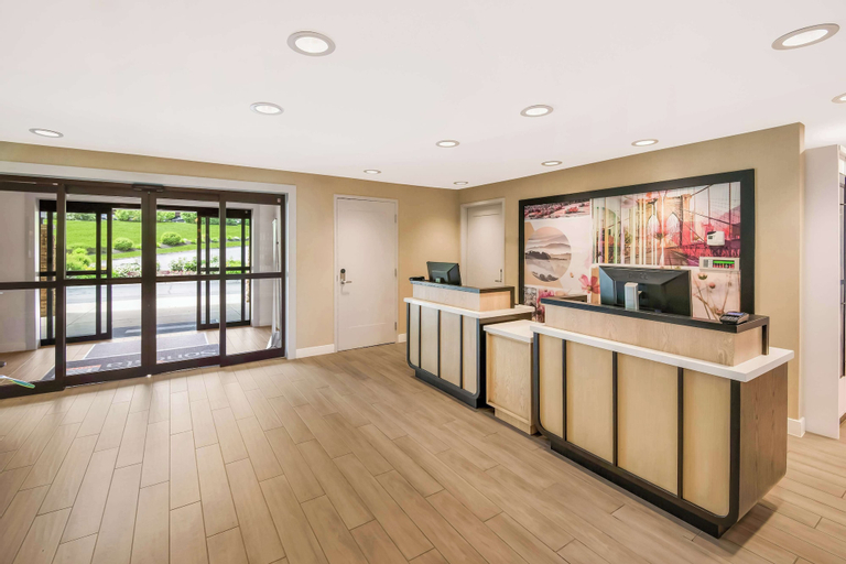 Public Area 2, Sonesta ES Suites Andover Boston, Essex