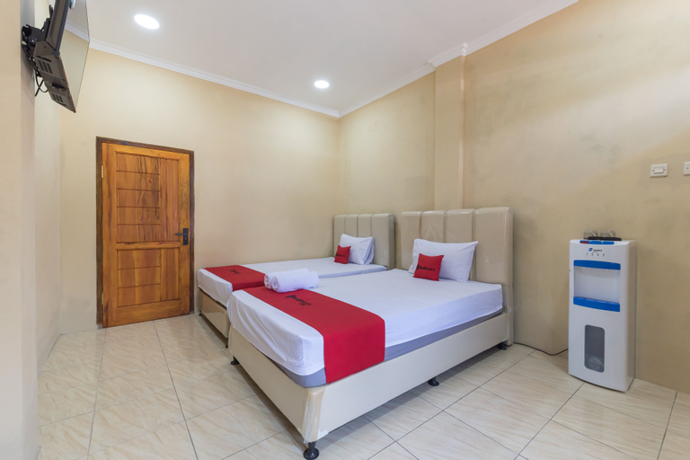 Bedroom 4, RedDoorz Resort @ Ciater 2, Bogor