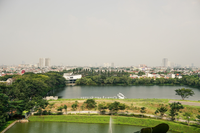 Elegant 2Br Citralake Suites Apartment, West Jakarta