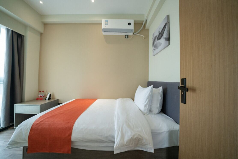 Bedroom 24