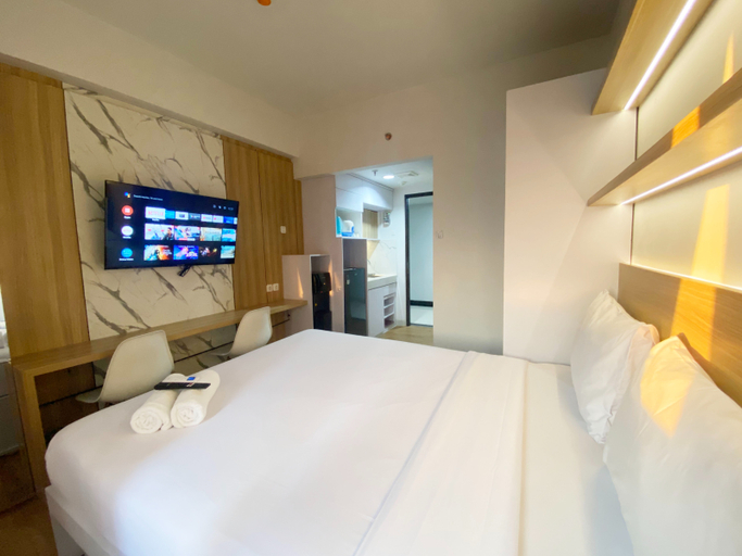 Bedroom 3, Minimalist and Homey Studio The Alton Apartment By Travelio, Semarang