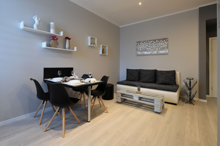 Others 5, Apartman Karla, Rijeka