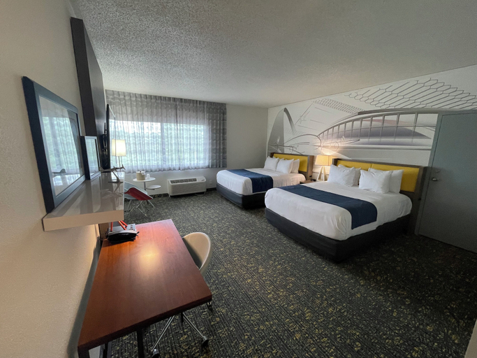 Bedroom 3, St. Louis Airport Hotel, Saint Louis