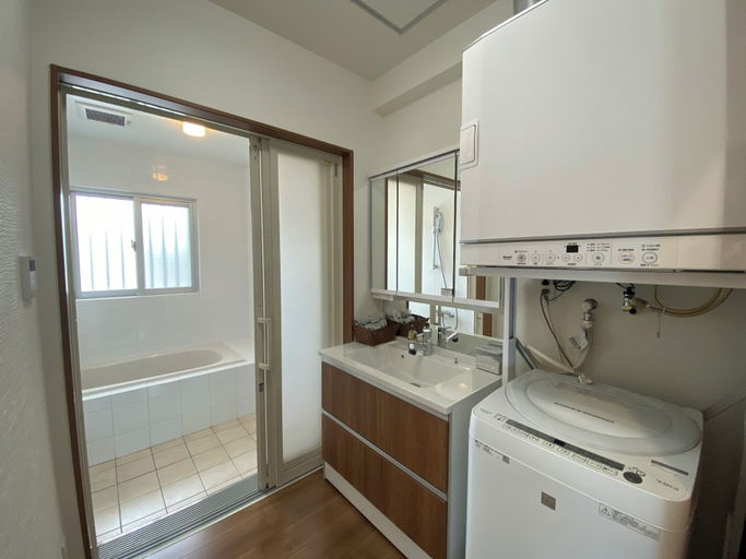 Bathroom 4, Comfort Plus, Chatan