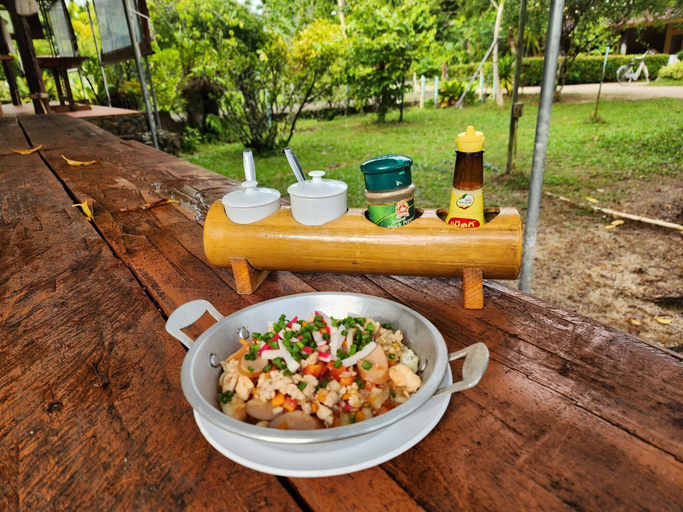 Food & Drinks 5, Sawasdee Lagoon Camping & Restaurant, Thai Mueang