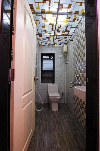 Bathroom 5, Hotel Briteway, Mumbai City