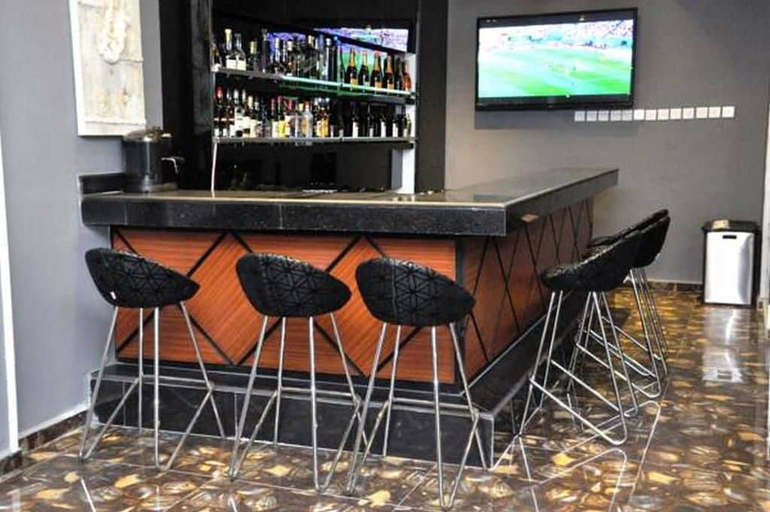 Food & Drinks 5, De Edge Hotel, Obio/Akp