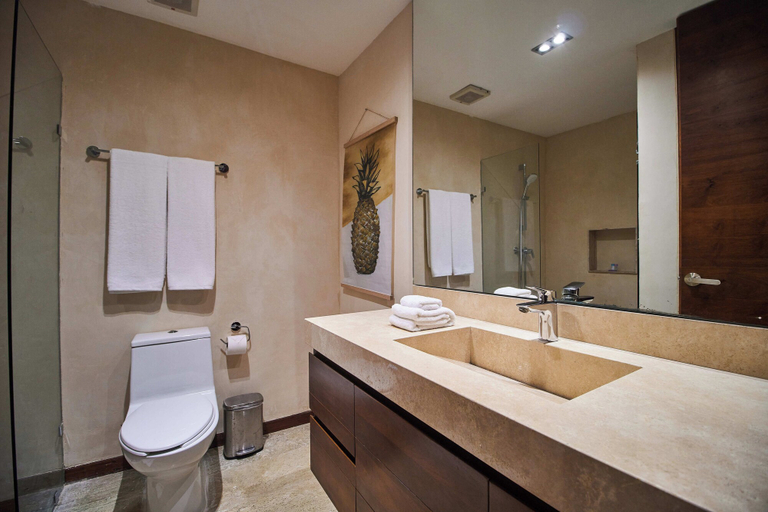 Bathroom 3, Luxury Penthouse in Aldea Zama, private pool and rooftop, 24 7 security in a gated community, Cozumel