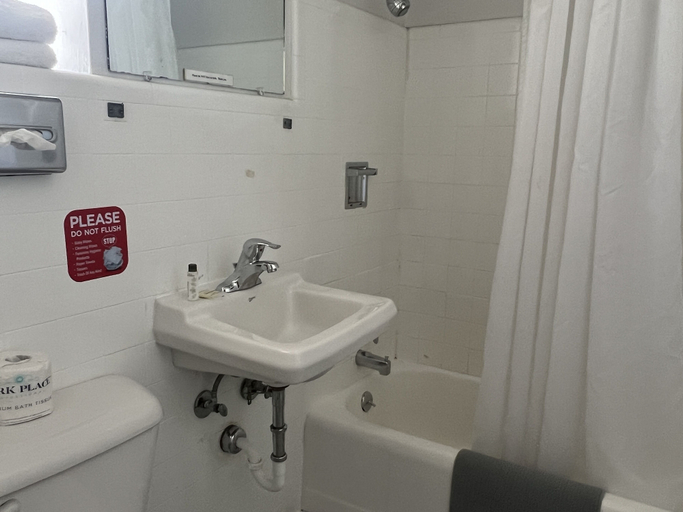 Bathroom 4, Midtown Inn & Suites, Otero
