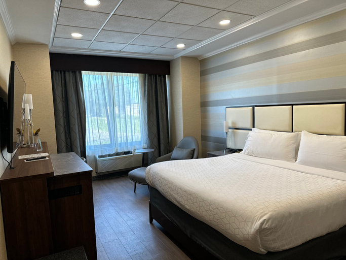 Bedroom 3, Holiday Inn PLAINVIEW-LONG ISLAND by IHG, Nassau