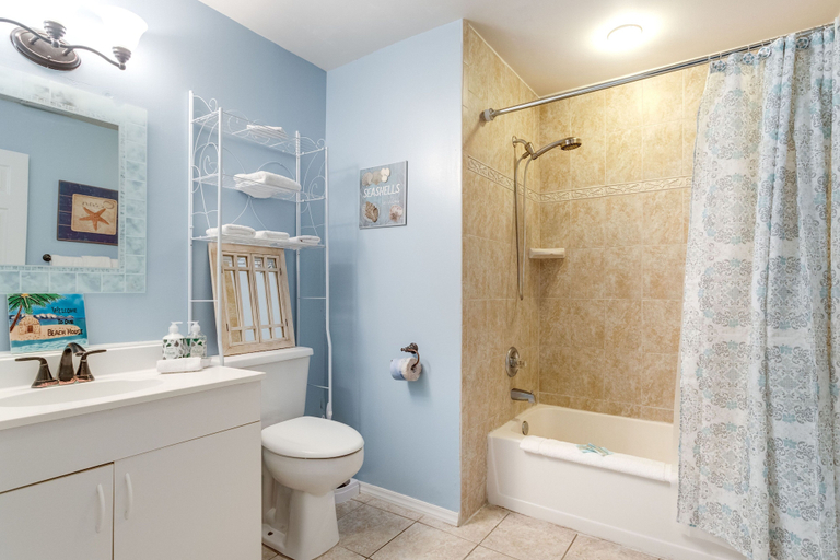 Bathroom 4, The Marylander Condo & Hotel, Worcester