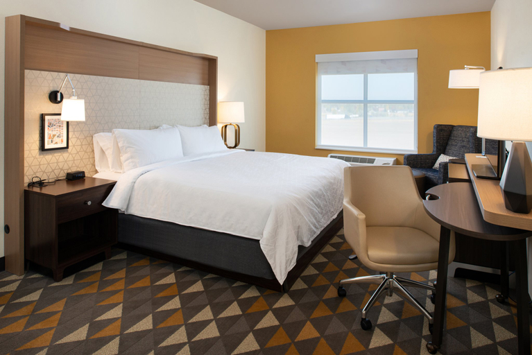 Bedroom 3, Holiday Inn & Suites IDAHO FALLS by IHG, Bonneville