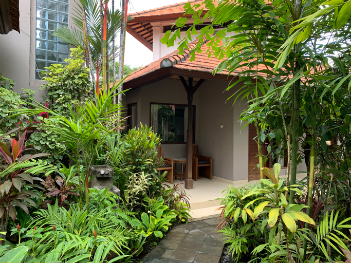 Exterior 9