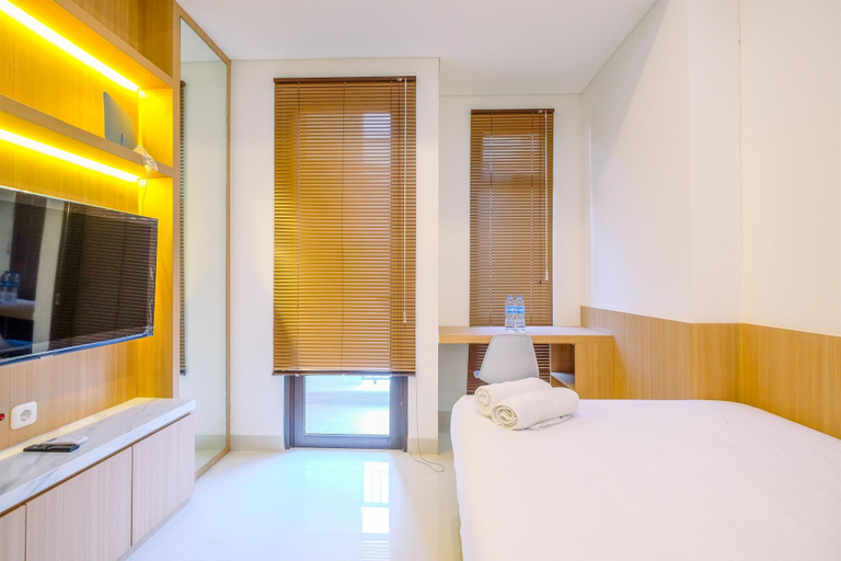 Bedroom 3, Nice and Comfortable Studio Vasaka Solterra Apartment By Travelio, Jakarta Selatan