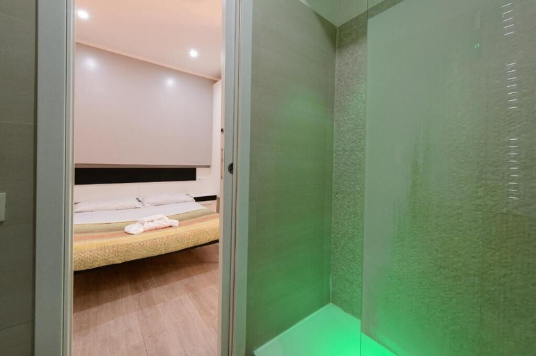 Bedroom 3, MAGENTA COLLECTION PURIFICAZIONE, Roma