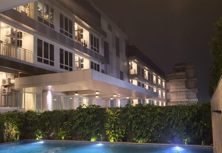 Sport & Beauty 4, Urbanica Room by Luxurious Crib, West Jakarta