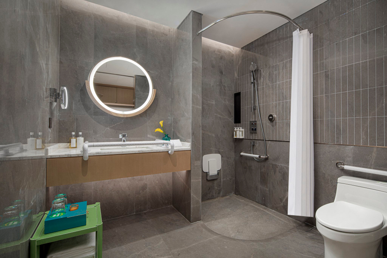 Bathroom 4, Holiday Inn DEQING XINSHI ANCIENT TOWN by IHG, Huzhou