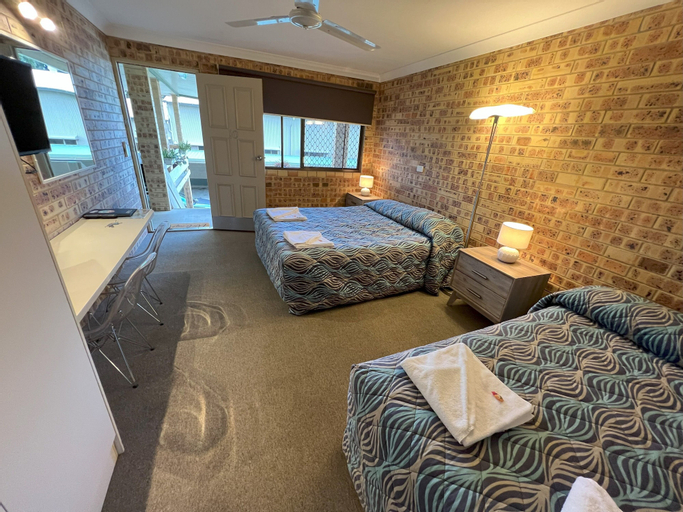 Bedroom 3, Golden Beach Motor Inn, Caloundra - Caloundra S.
