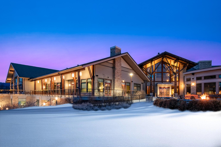 Exterior & Views