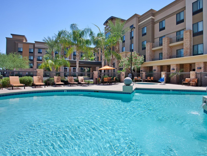 Sport & Beauty 5, Hampton Inn & Suites Phoenix Glendale-Westgate, Maricopa