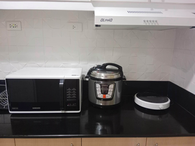 Private kitchen 3, Deluxe Family Room in Tagaytay With Taal Lake View, Tagaytay City