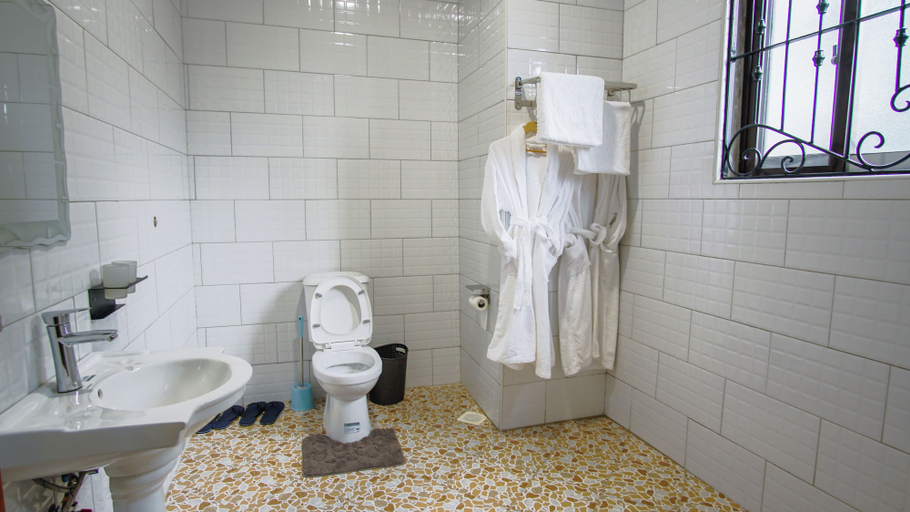Bathroom 3, Hutland Hotels, Kampala