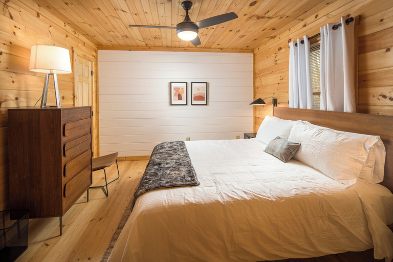 Bedroom 1, Red Feather Cabins 150, Watauga