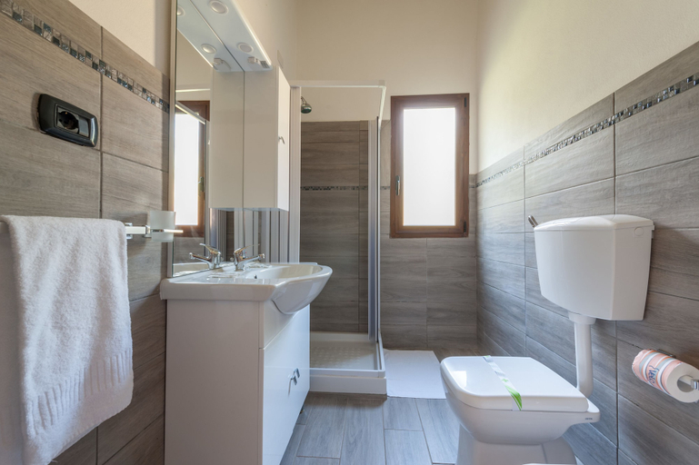 Bathroom 4, Green Village, Salerno