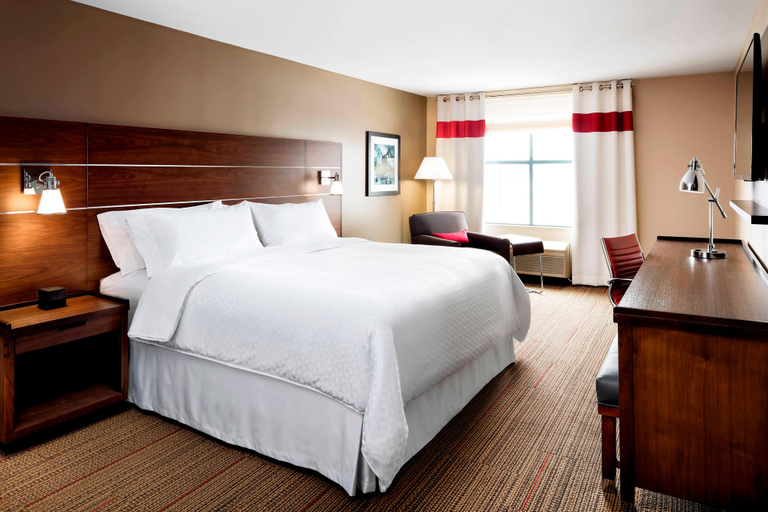 Bedroom 5, Holiday Inn CINCINNATI - LIBERTY WAY by IHG, Butler
