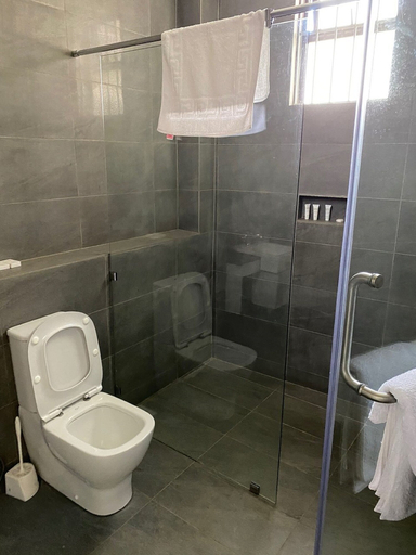Bathroom, Zebu Lodge And Luxury Hotel, Narok North