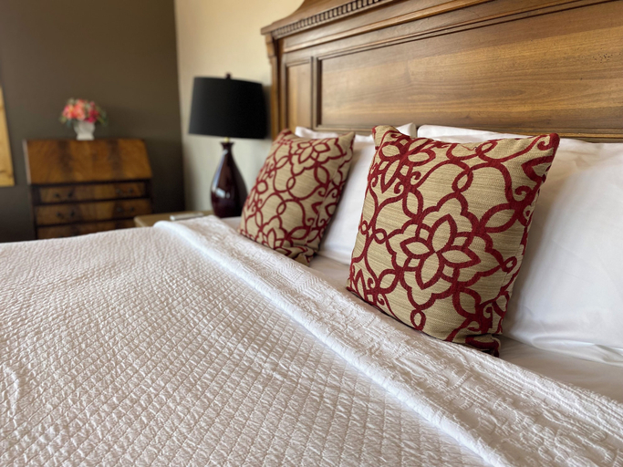 Bedroom 2, Skyridge Inn, Wayne