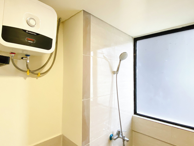 Bathroom 3, Spacious And Comfy 2Br With Extra Room At Meikarta Apartment, Cikarang