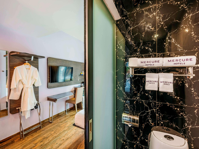 Bathroom 17