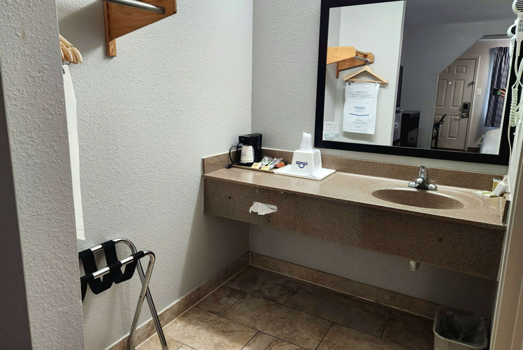 Bathroom 4, Days Inn by Wyndham Sulphur LA, Calcasieu