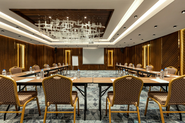 Food & Drinks 4, Ramada By Wyndham Istanbul Umraniye, Ümraniye